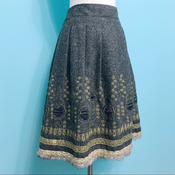 Cynthia Steffe Dresses & Skirts - CYNTHIA STEFFE Fur-Trimmed Tweed Skirt